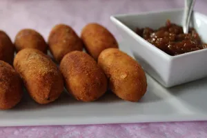 Croquetas de blue cheese y cream cheese